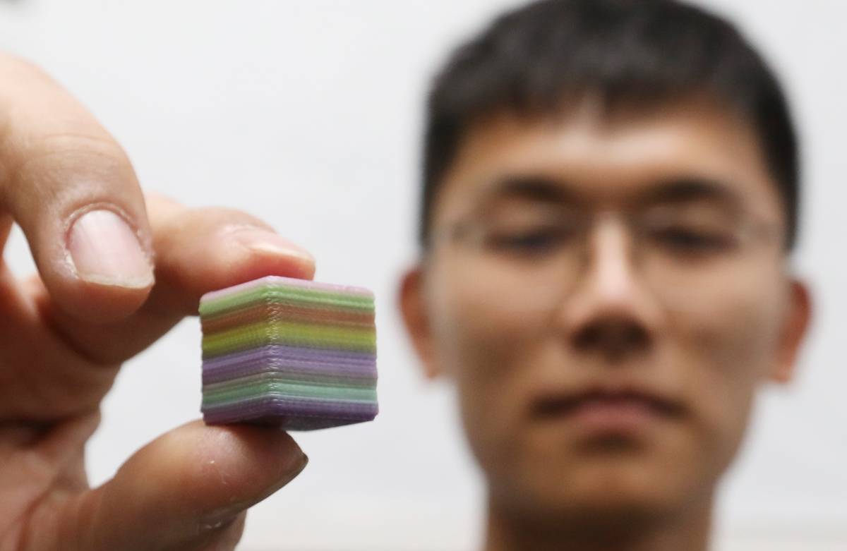 颜色|西安理工大学7名同学研发高科技3D打印系统