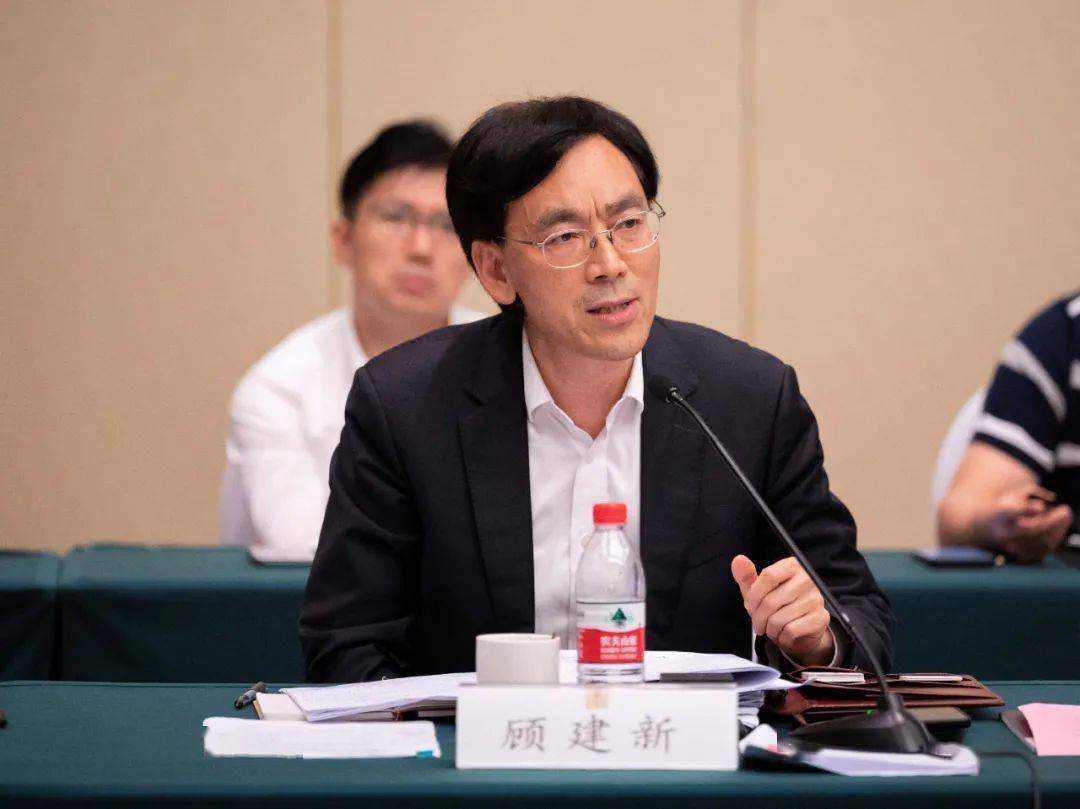 胡奎刘作奎霍玉珍会上,市商务局介绍了中国—中东欧国家经贸合作示范