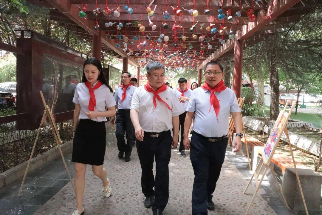 涧西区委副书记,区长王烨一行到东升二中进行"六一"慰问并调研_教育