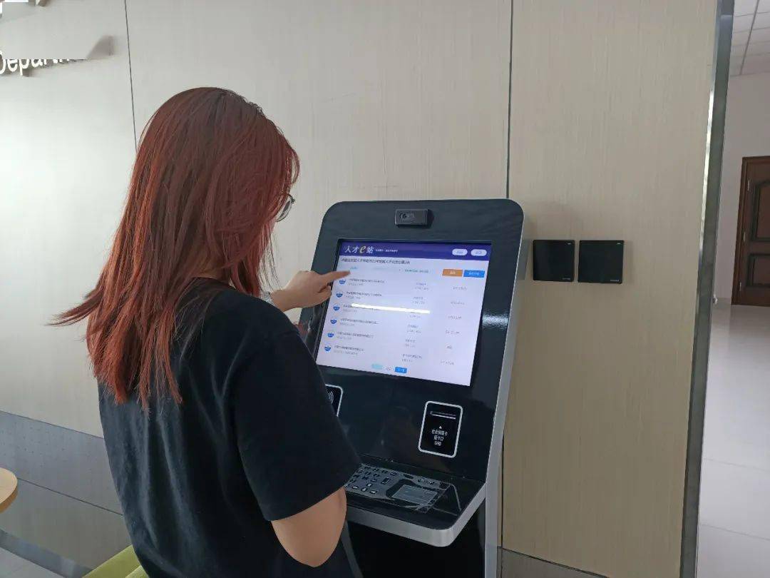 门入口处1台行知楼南北楼一楼大厅4台科技楼一楼入口处1台学生事务