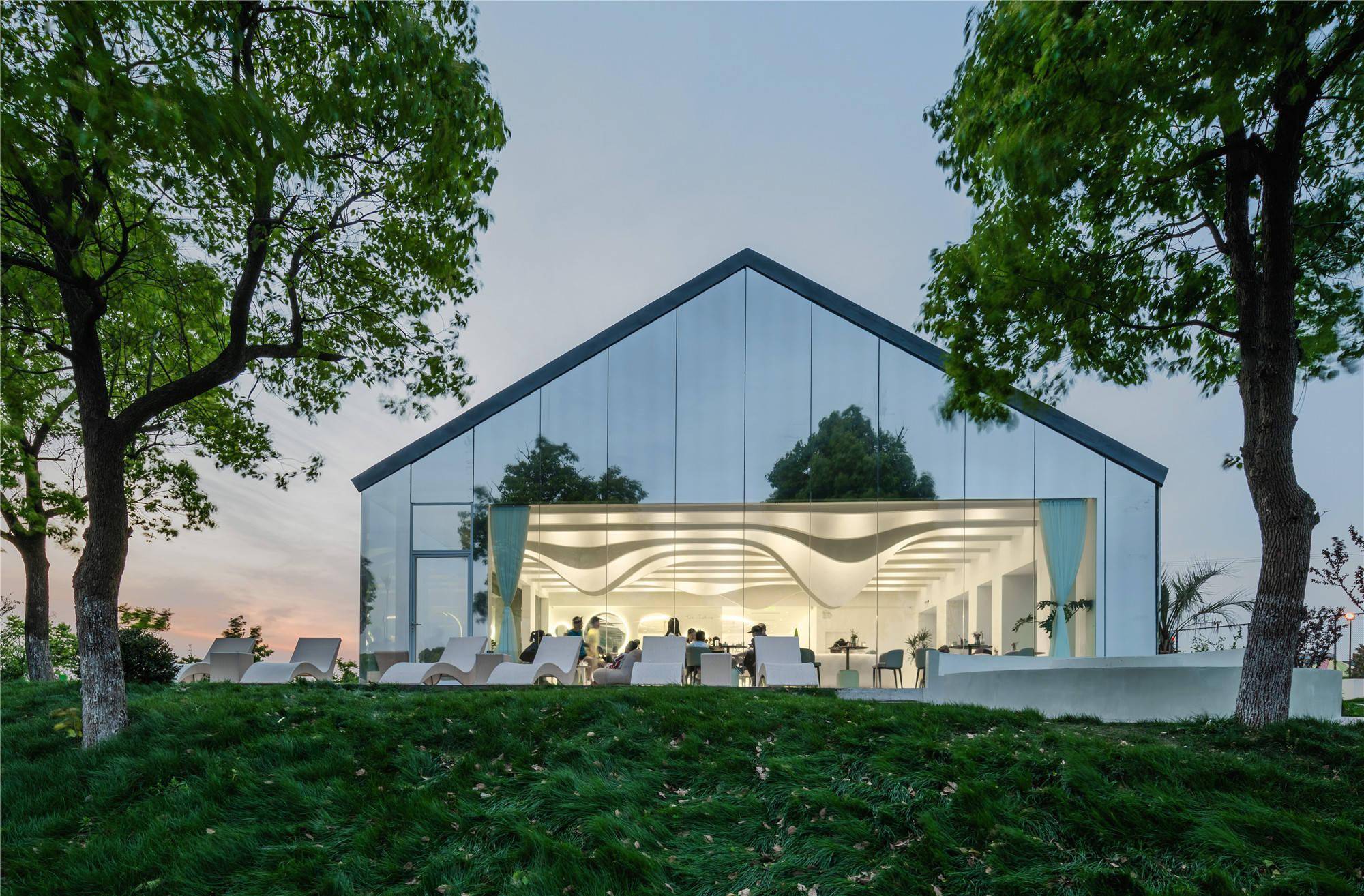 平介设计苏州湾体育公园休闲配套建筑lim咖啡