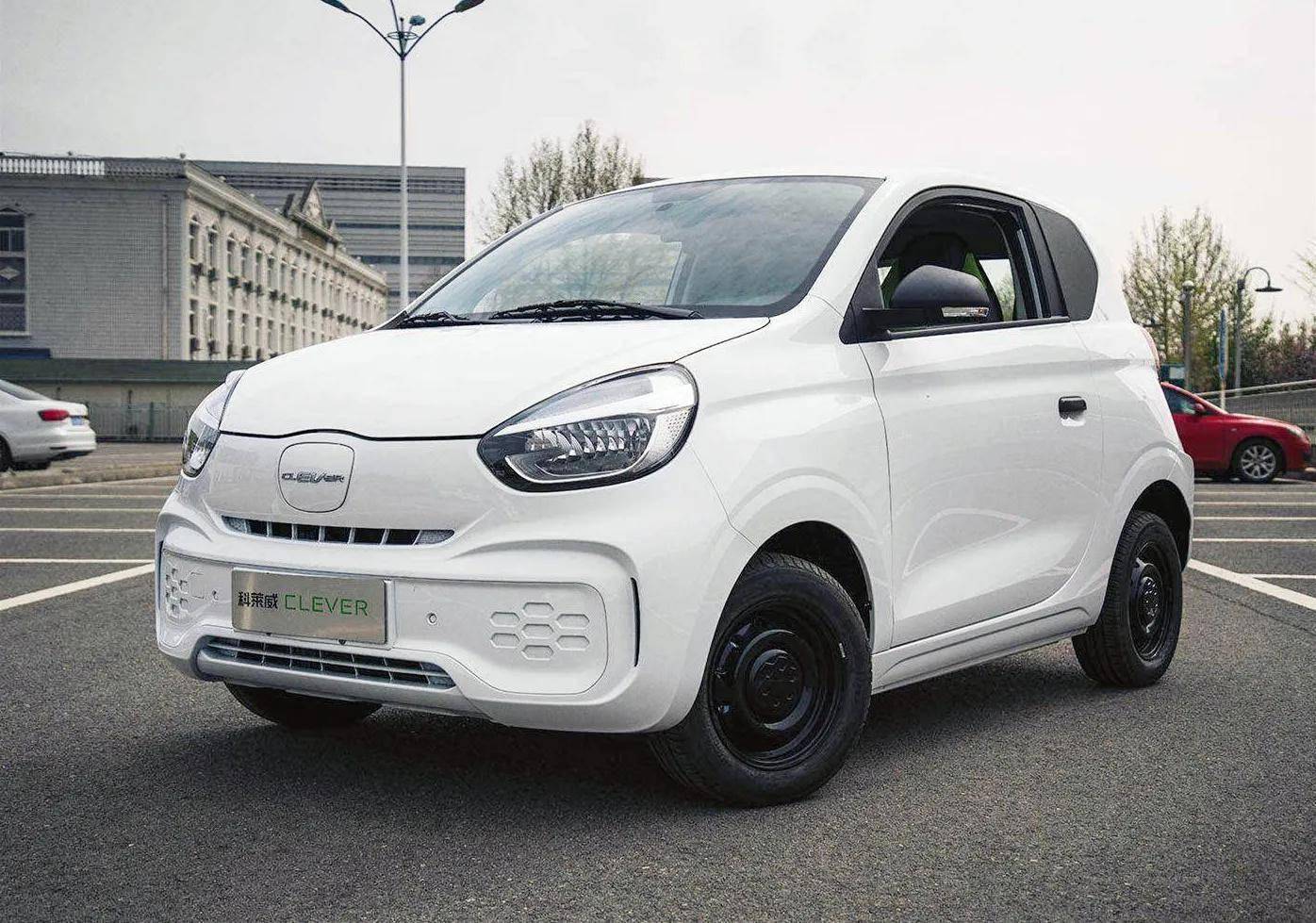 对于配置和功能保持的非常完善,毕竟荣威车型在新能源和混合动力汽车