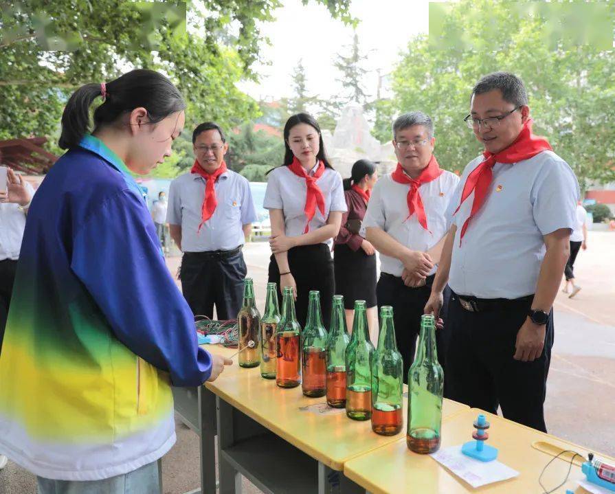 涧西区委副书记,区长王烨一行到东升二中进行"六一"慰问并调研_教育