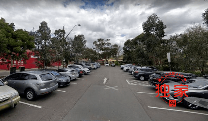 澳华裔老人频曝 人肉占车位 老太争执后出腿踹车 大爷 有时间跟你耗 澳洲