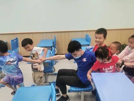 当老师的第一年第二年 ad045c2140a34d1d8bcd22a549901601.jpeg