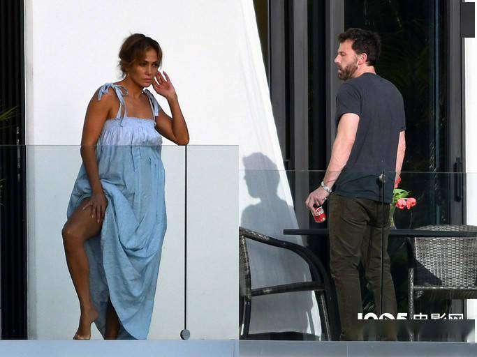 赛琳娜男朋友本尼布兰科照片 e8892697c76b491ea3affe81bc63aa26.jpeg