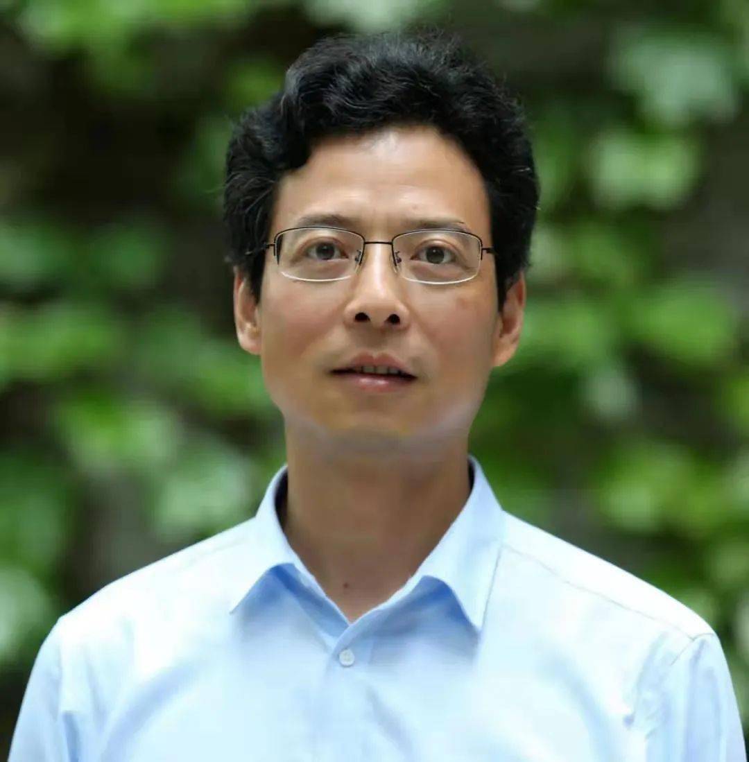 周旭荣浙江衢州二中生涯指导中心主任,中学高级教师,市优秀班主任,市