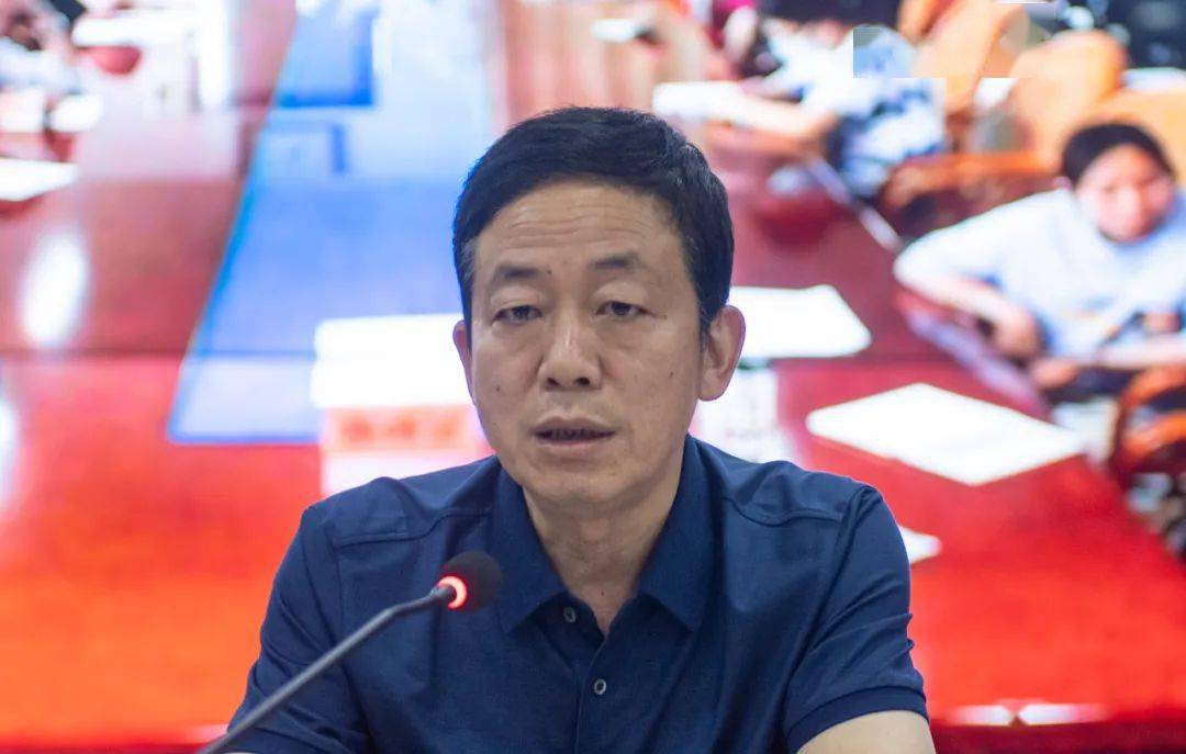 王金福强调,要加快推进疫苗接种,尽快构建免疫屏障,对国家,省指导组