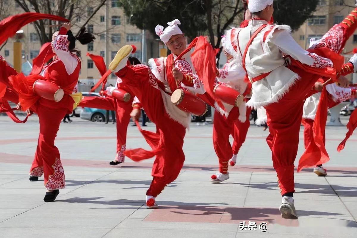 安塞,一切与腰鼓有关_表演