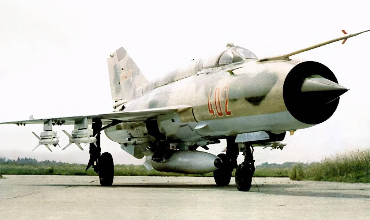 美军将于2030年退役f22歼8老泪纵横终于把猛禽熬死了