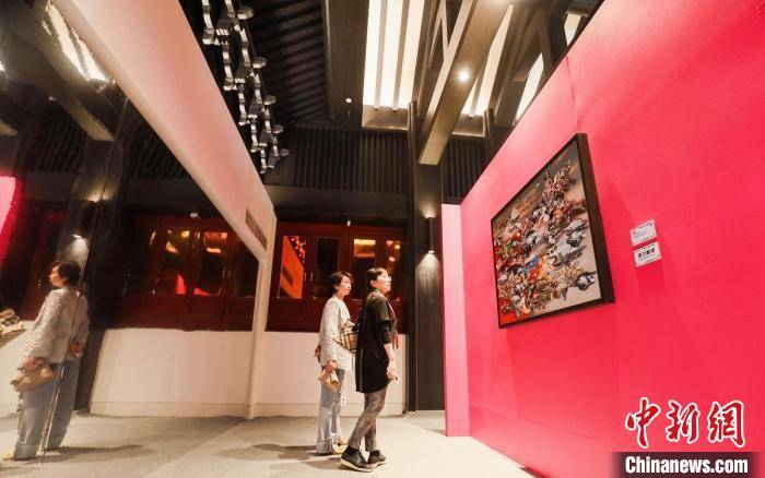 传统|“赛博涌现——NFT加密艺术展”呈现古典与现代的碰撞