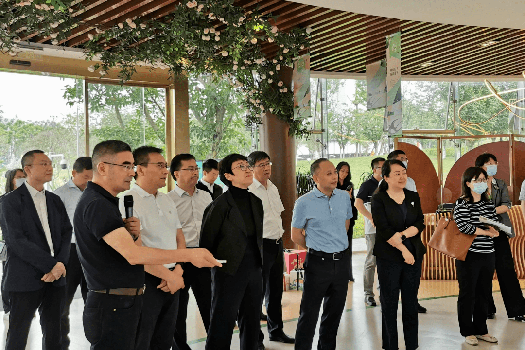 住房和城乡建设部副部长黄艳来川调研