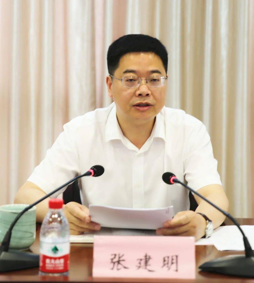 张建明充分肯定了政法队伍教育整顿监督执纪执法工作取得的阶段性成效