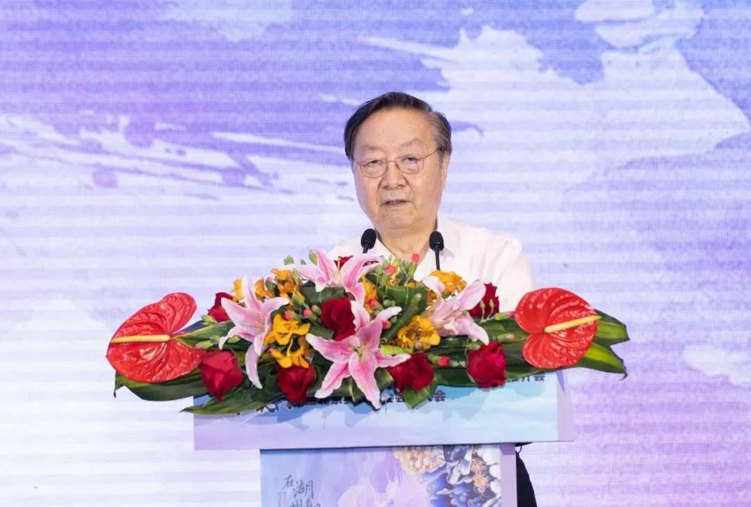 国际跨国公司促进会特邀副会长李毅中,中国人民解放军海军中将王森泰