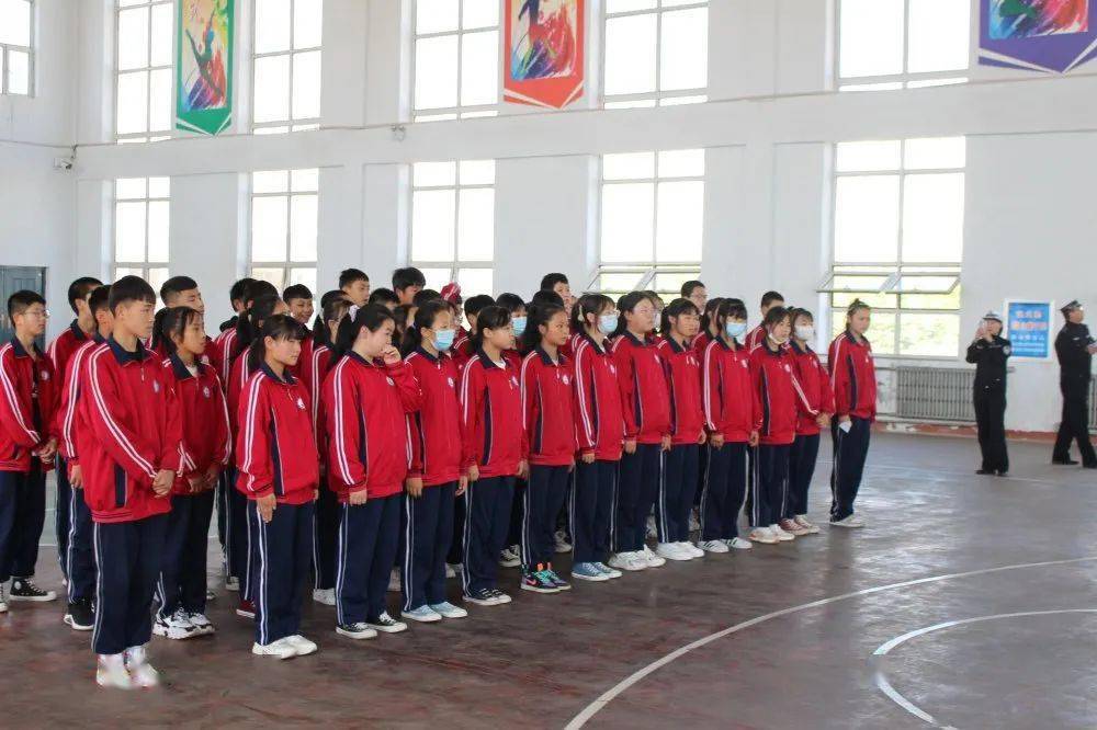 一盔一带篇高速交警一支队兴和大队蒙冀界检查站走进校园普及一盔一带