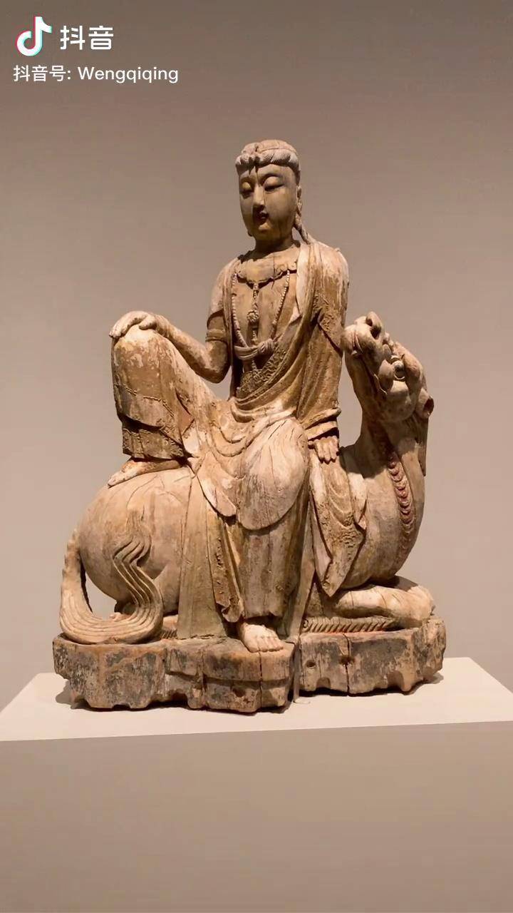 明代 彩绘木雕 狮吼观音菩萨像|现藏于纽约大都会艺术博物馆