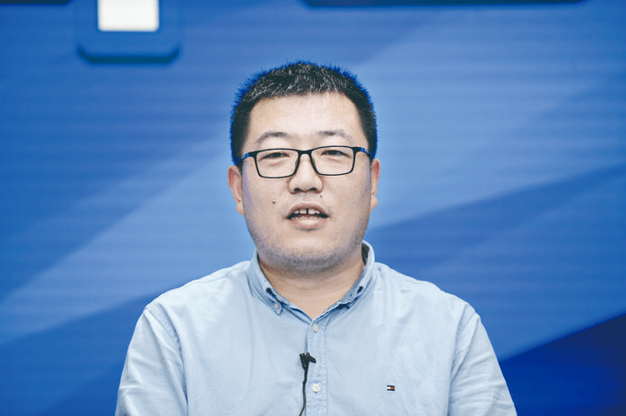 市疾控中心传染病防制科科长庞志峰,市中心医院医务处主任董科