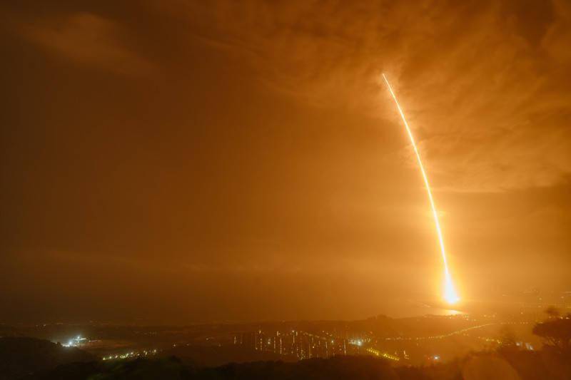 物资|天舟二号货运飞船发射成功！“太空快递小哥”加油