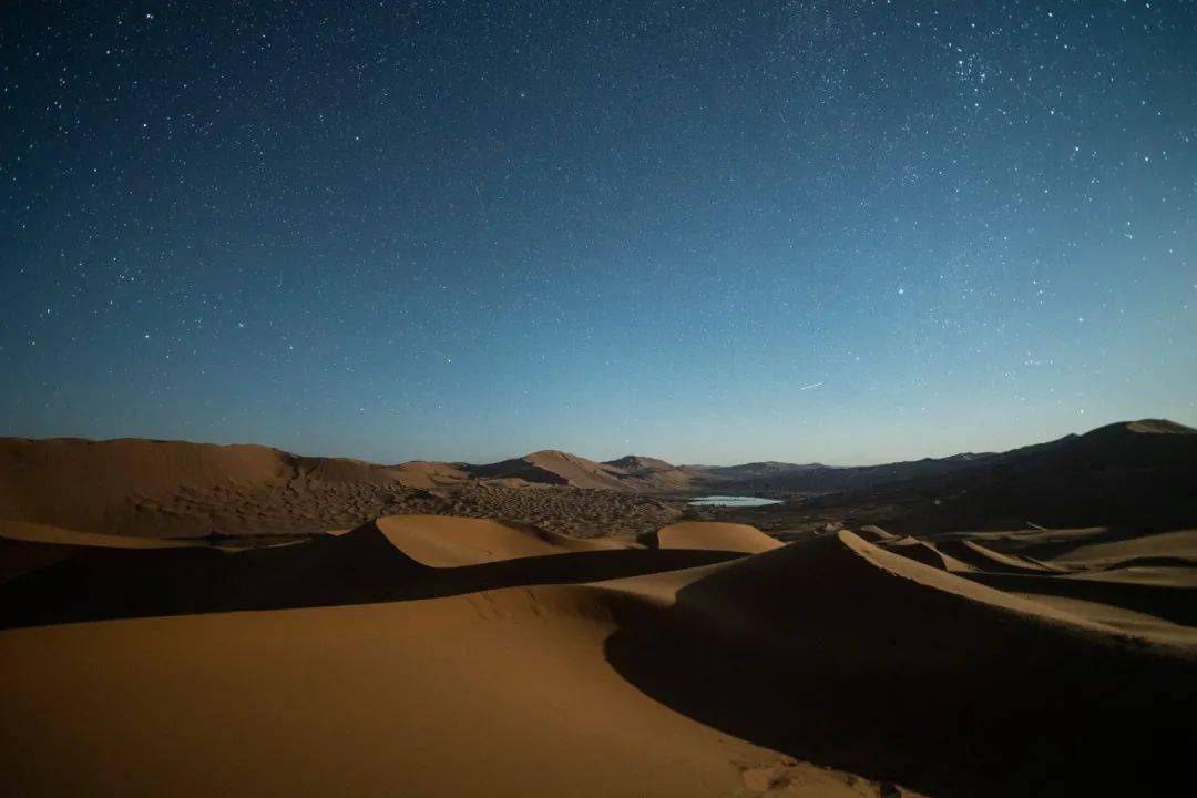 精彩宁夏夜晚观星越野车冲浪深入腾格里沙漠宁夏真的必去一次