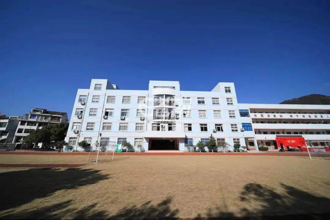 施教区范围:矾山镇龙舌头居,水尾居,王家洞居,深家坑村,古路下村,南堡