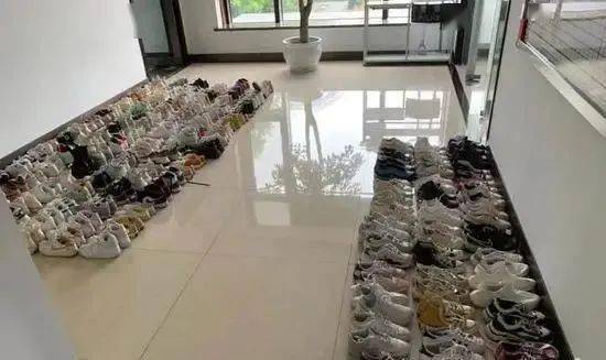 杭州丨吃惊男子开着宝马疯狂偷鞋子大多都是女鞋