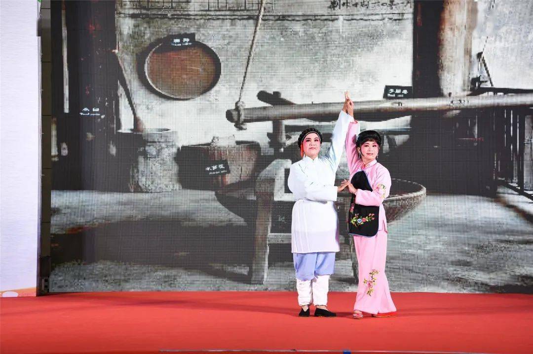 姚剧《双推磨》▲歌舞情景剧《红船向未来》▲方言歌曲《朋友慈洗来