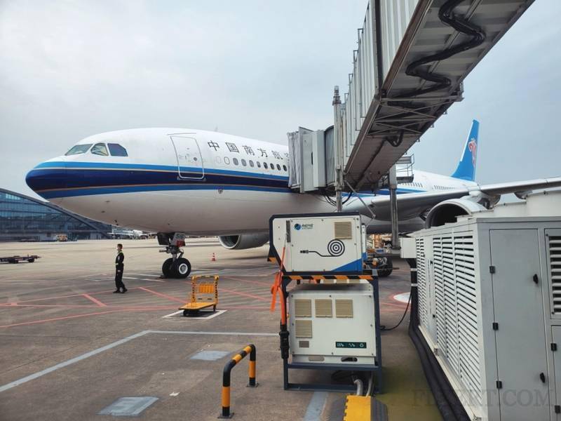 给了空少五星好评!机龄10多年的空客大通铺,亮点是座椅间距宽敞