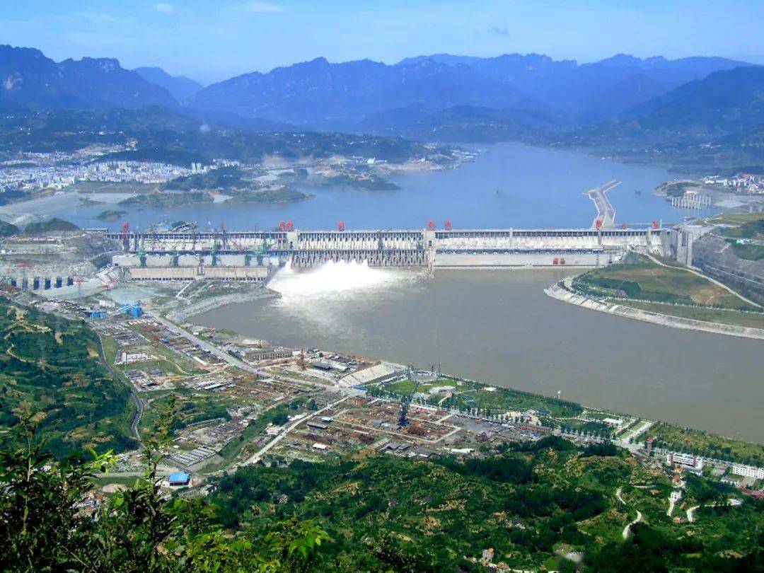 三峡70万千瓦级水轮发电机组掌握了巨型混流式水电机组研制的关键技术