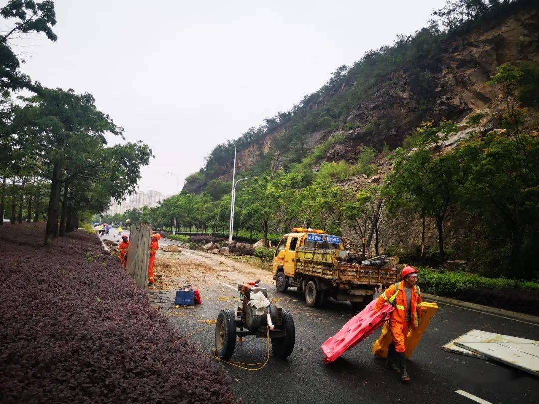 镇江观音山隧道车祸图片