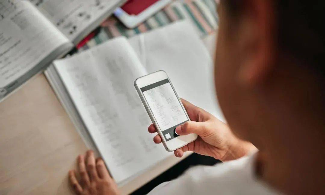 可以用手机拍警察吗 e1108a86f2b44c75b7703863b1510153.jpeg