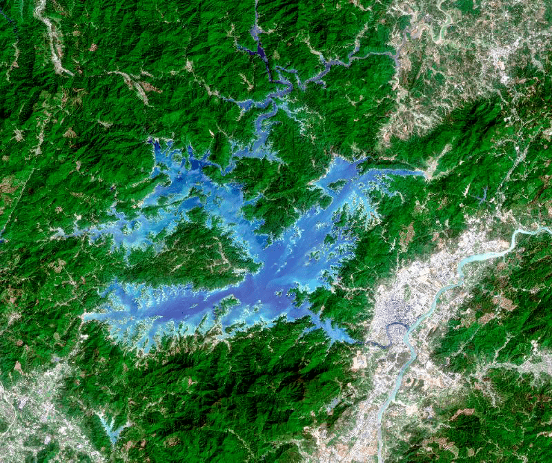 从卫星的角度看河源万绿湖超级震撼