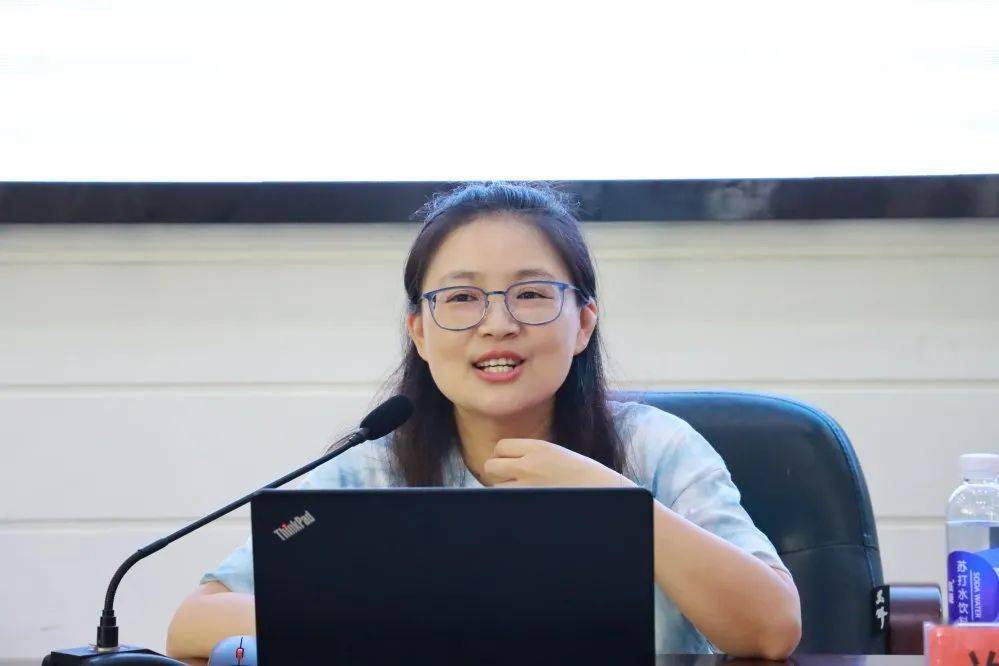 聚焦共赴一场小语的盛宴江苏省小学语文名师工作室主持人李吉银第二次