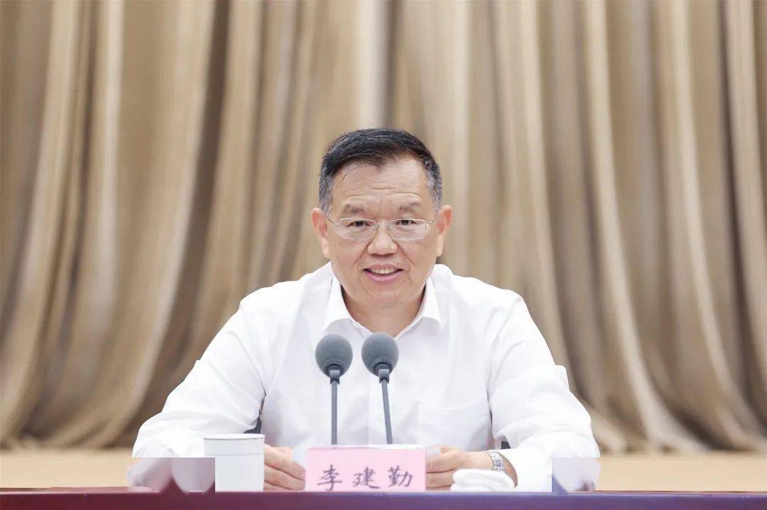 李建勤与政法单位"一把手"集体谈心谈话,要求找准"病灶",深挖"病根"