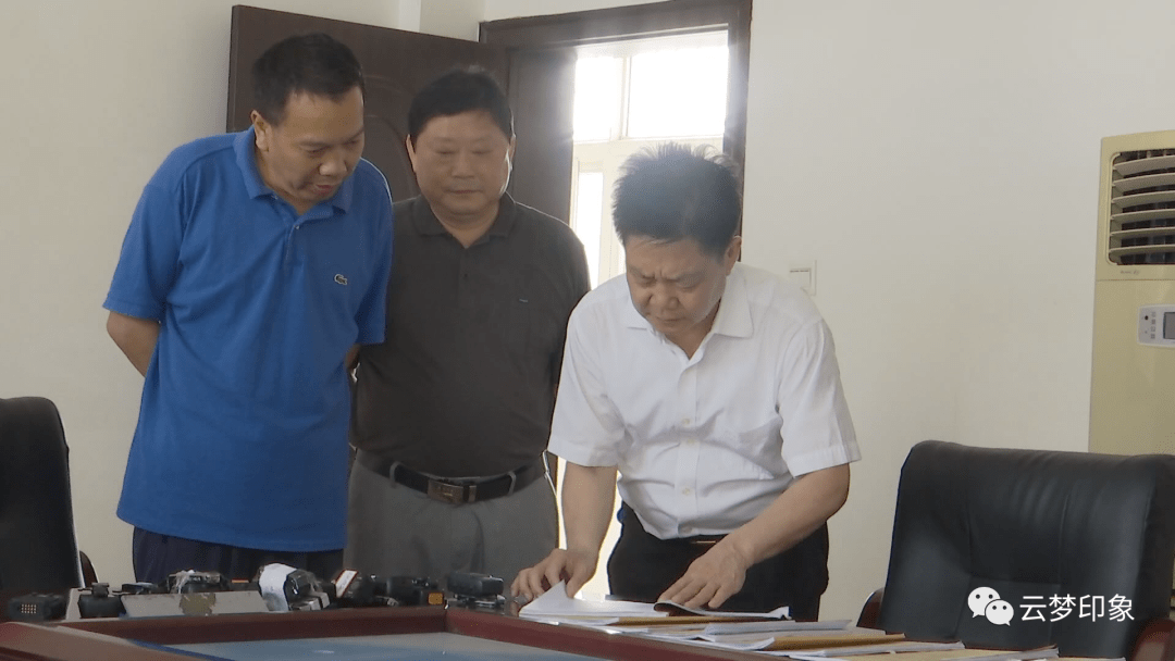 刘有年一行先后来到县市场监督管理局,市环境保护局云梦县分局,县农业