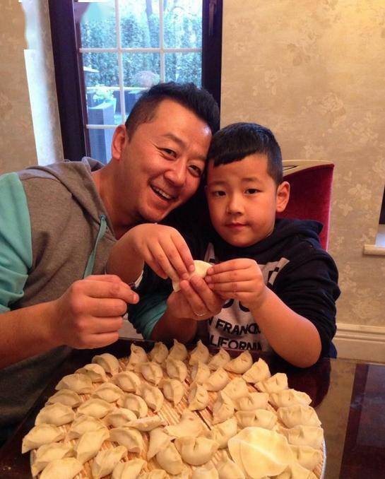 郭涛儿子近照曝光,14岁石头身高超过爸爸足有1米8