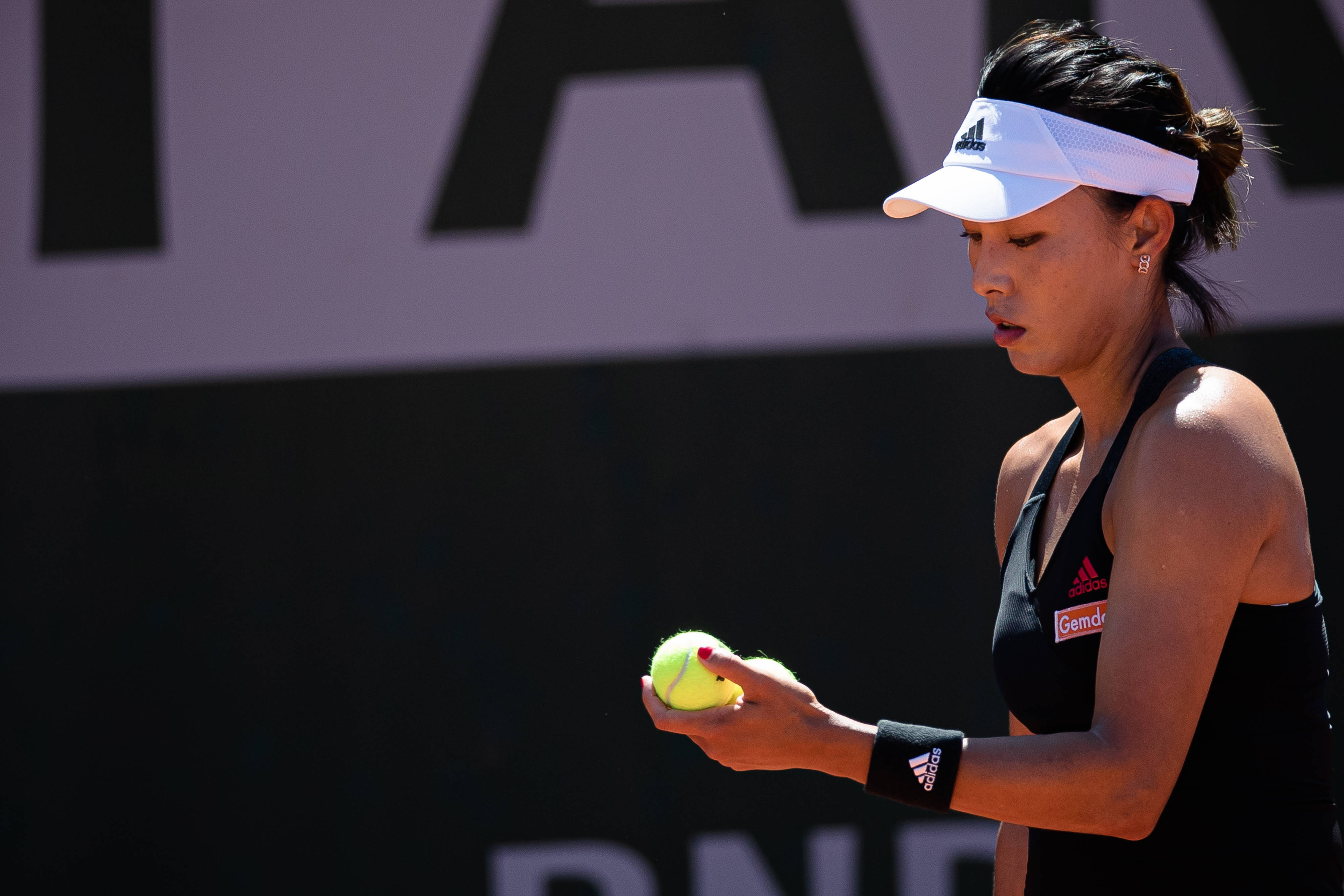 网球法网王蔷首轮晋级