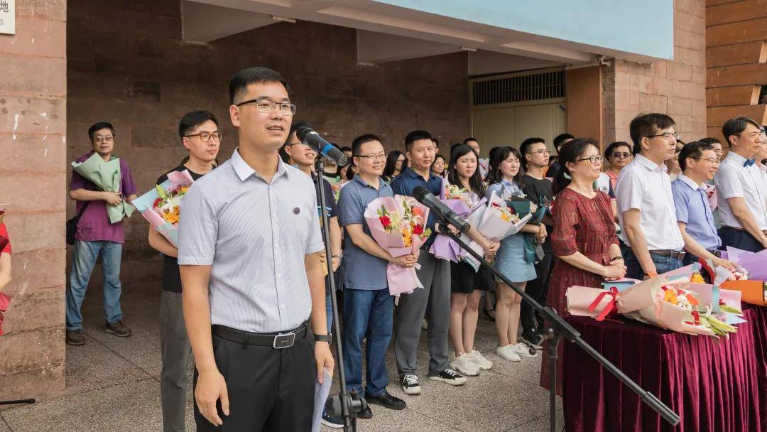 生如夏花 賦能未來|重慶南開中學舉行高三畢業典禮暨成人儀式