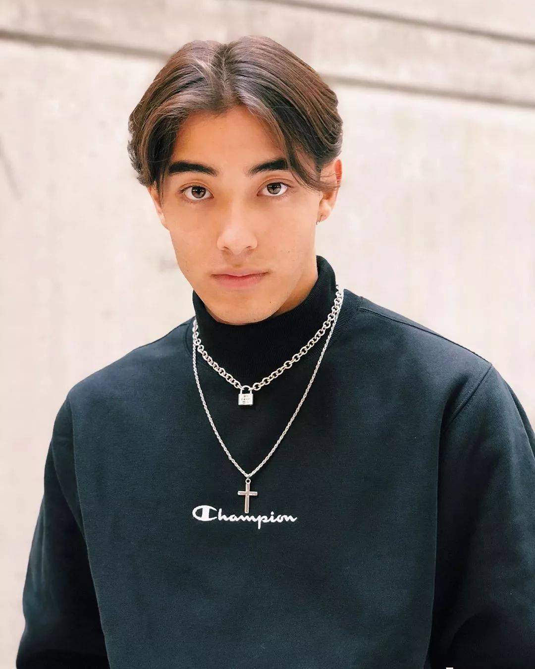 加拿大日裔网红男孩首登大刊封面