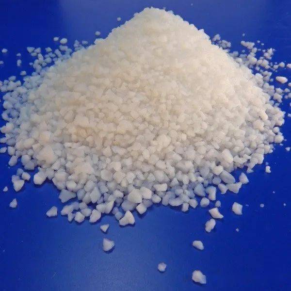 双壁中的空腔可以简单地填充这些松散的气凝胶颗粒以提供隔热.