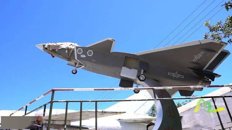 学党史悟思想办实事开新局青少年红色科技课在坨南乡八大岭航空科普