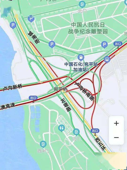 早高峰,卢沟桥南路宛平桥下发生大货车卡桥事故,杜家坎环岛拥堵严重