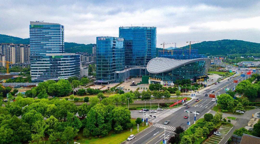 区奋力跑出产业转型升级"加速度"为城市创新驱动发展提供强大动能来源