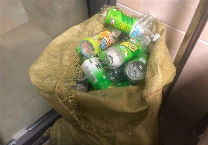 第一批90后开始收破烂了