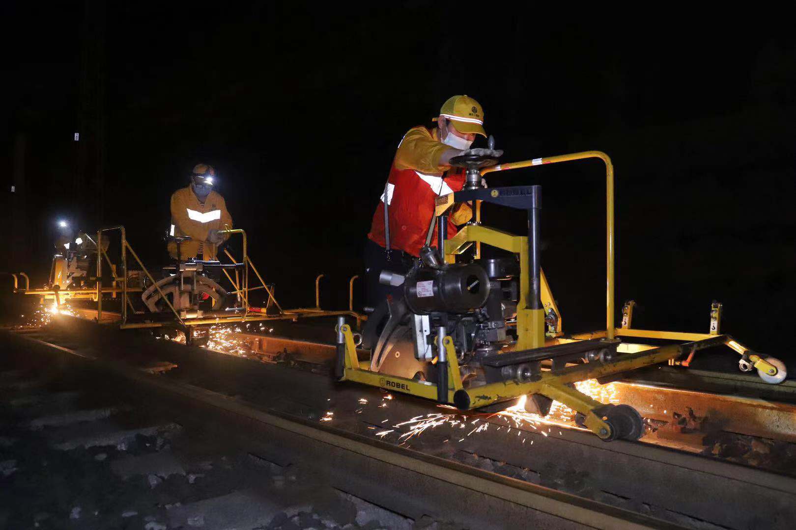 重庆工电段突出四个聚焦推动党史学习教育取得实效