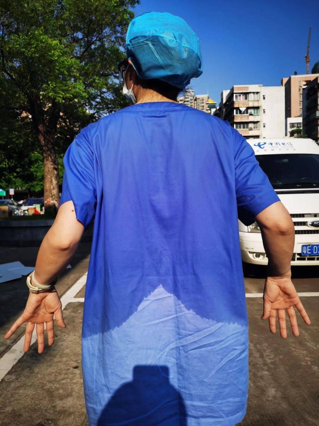 汗如雨下▲坚持几个小时下来衣服湿透没事顶得住全当大自然馈赠的