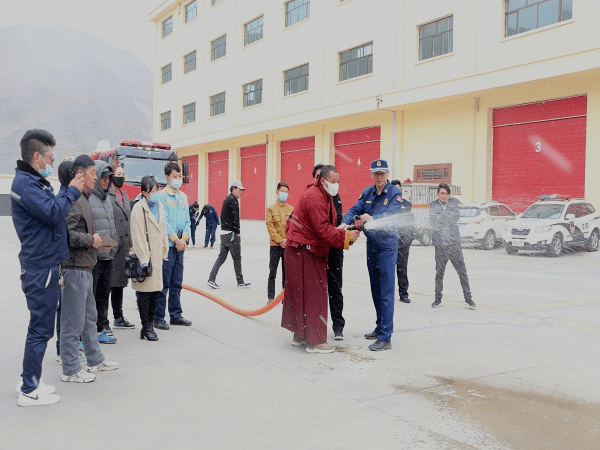 称多县人口_杂多印象 最佳旅游季节适宜夏季出游 建议游玩天数1天 杂多县有(2)