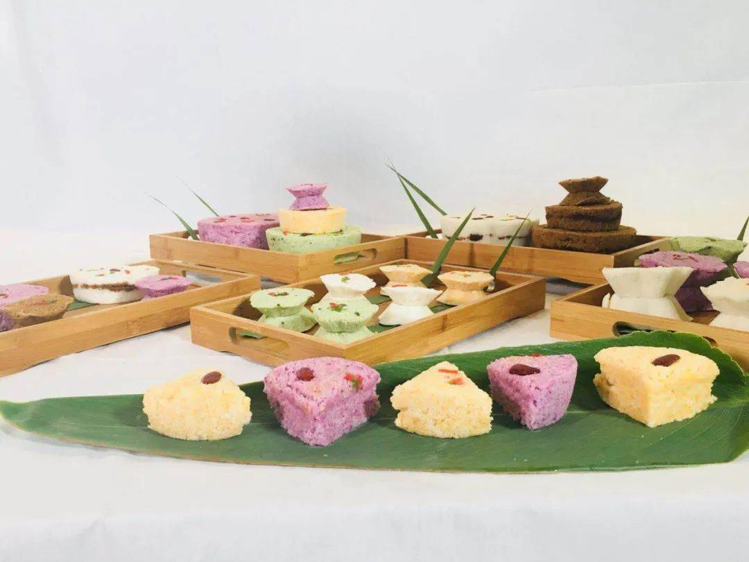 学习制作"四喜风糕","四喜"指的是:新婚之喜,出生之喜,乔迁之喜,寿诞