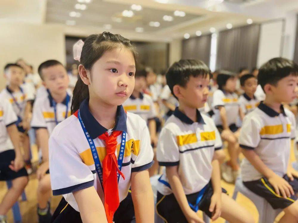 爱眼护眼睛彩一生大悦小学开展爱眼日宣传教育活动