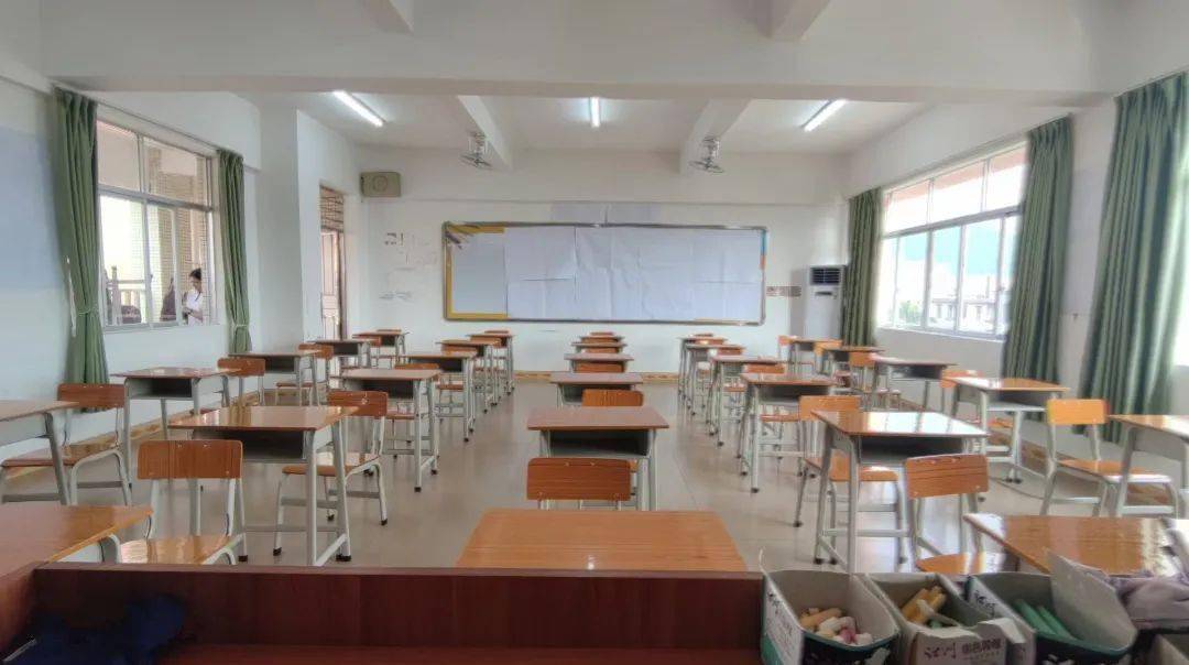 愿少年执笔乘风前程平