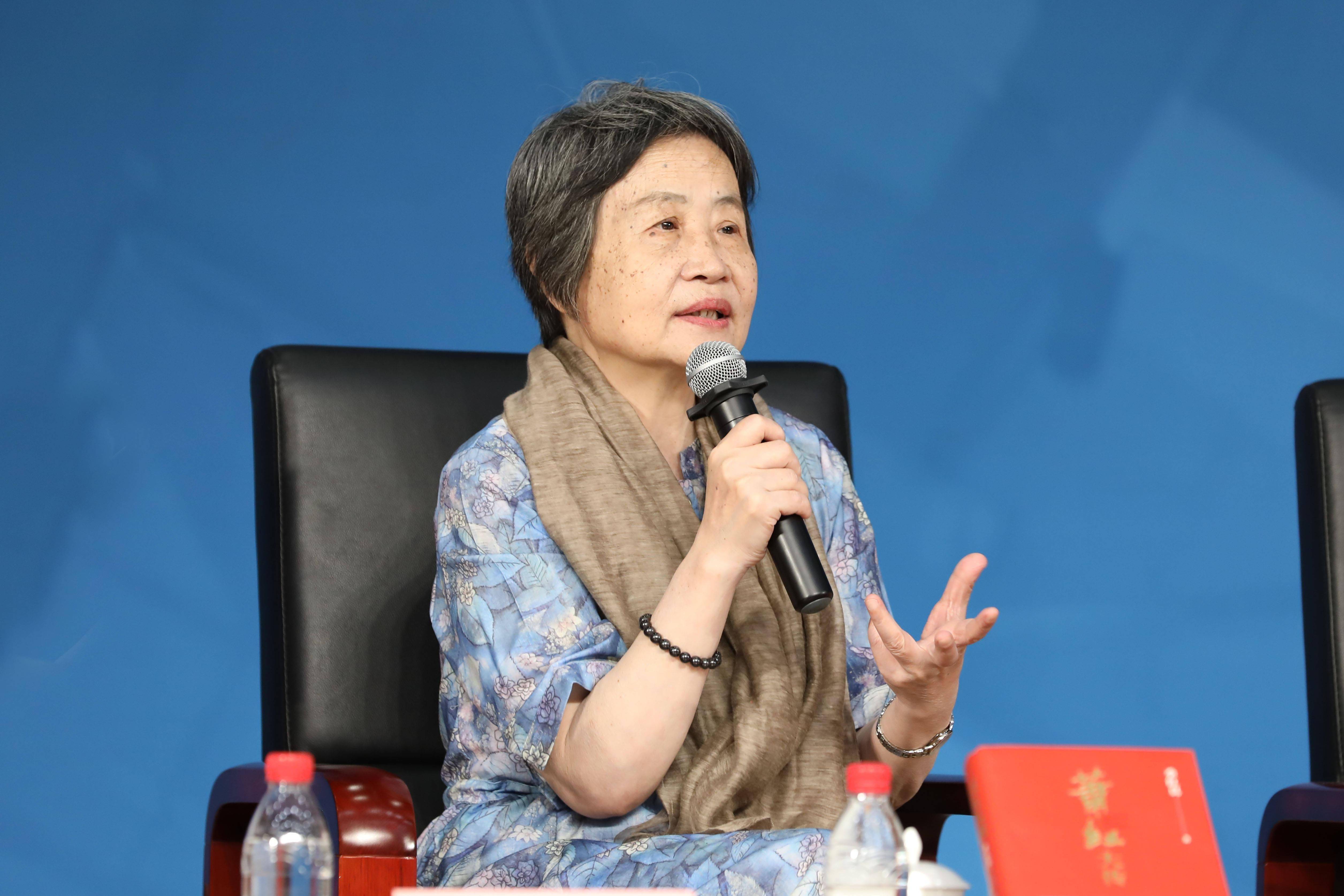 萧红是二十世纪最优秀的作家之一,与张爱玲,吕碧城,石评梅一起被称为"